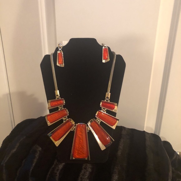 Geometric Chunky Statement Necklace Set - Picture 2 of 5